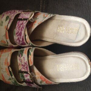 Women's 4 Inch Heeled Platform  Kenneth Cole Reaction Sandals Worn Once